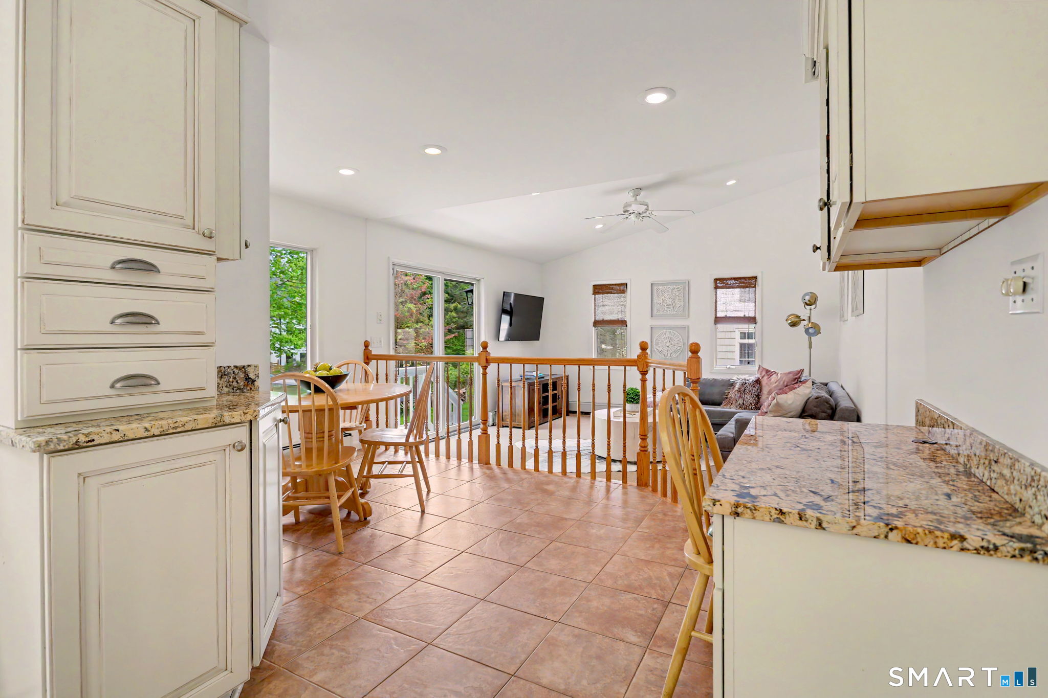 73 Oxbow Road Fairfield, CT 06824 - Photo 8 of 35