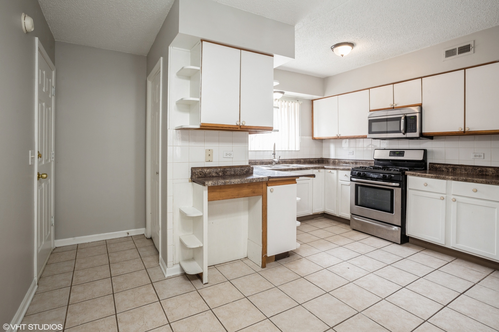 5351 North East River Road, Unit 101 Chicago, IL 60656 - Photo 9 of 15 Gallery Image 9