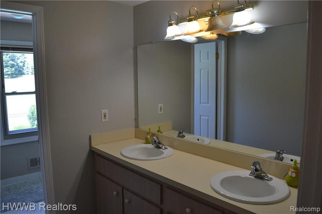 1950 Kilburn Road West Rochester Hills, MI 48306 - Photo 37 of 45