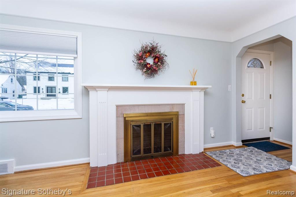 2252 Pembroke Road Birmingham, MI 48009 - Photo 4 of 41