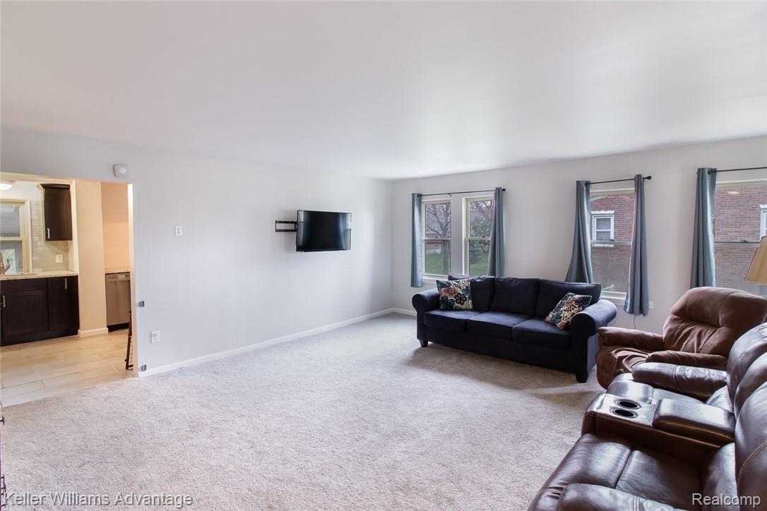 11079 Levan Road Livonia, MI 48150 - Photo 8 of 39 LevanRd_11079_Living_03.jpg