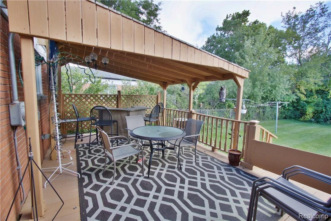 25720 Rubin Road Warren, MI 48089 - Photo 17 of 18 Patio.jpg