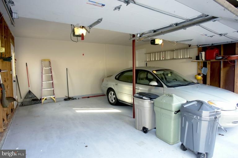 20700 Bell Bluff Road Gaithersburg, MD 20882 - Photo 25 of 30 Two-car garage