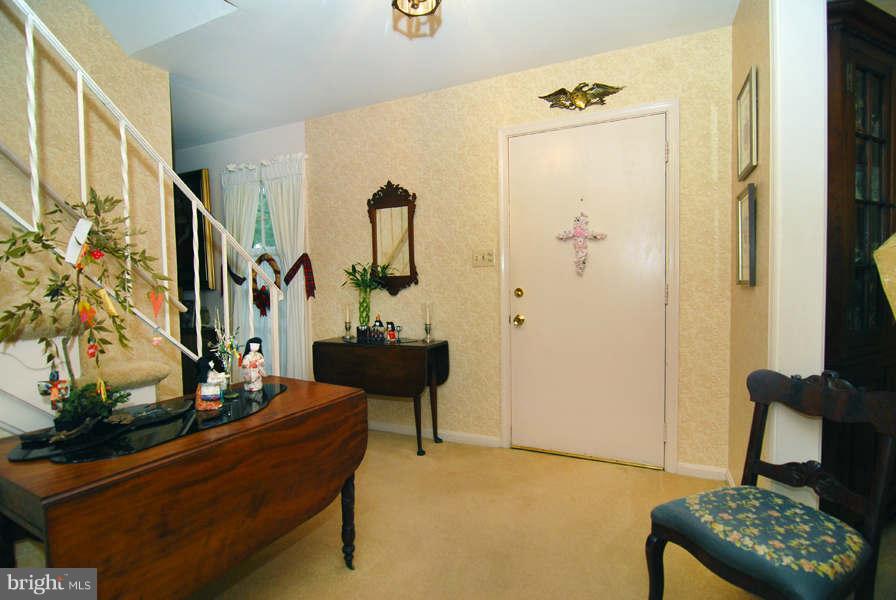 8737 Cuttermill Place Springfield, VA 22153 - Photo 3 of 30 Interior (General)