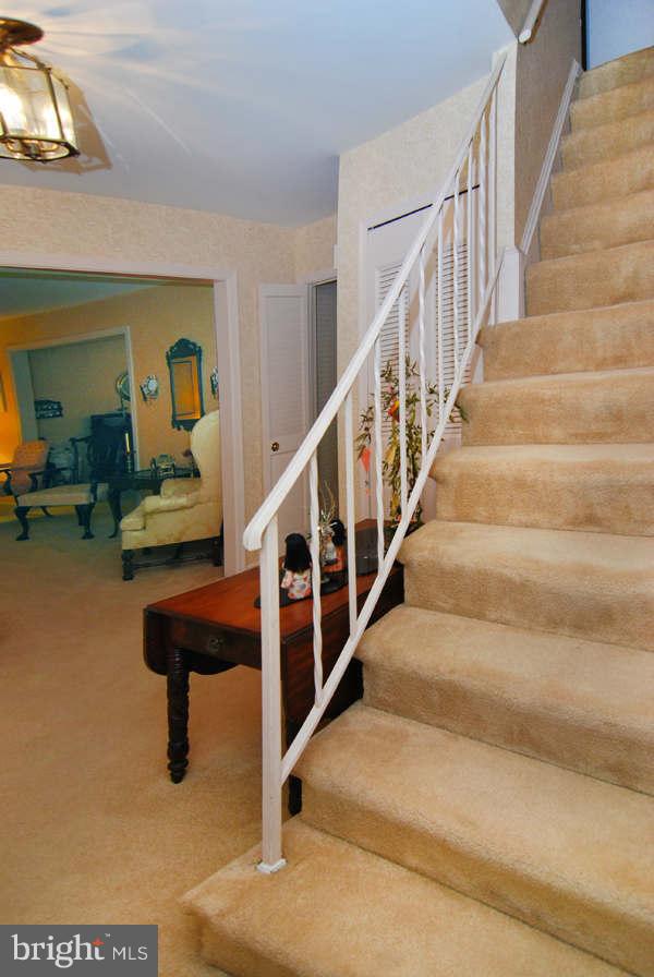 8737 Cuttermill Place Springfield, VA 22153 - Photo 4 of 30 Stairs to Upper level