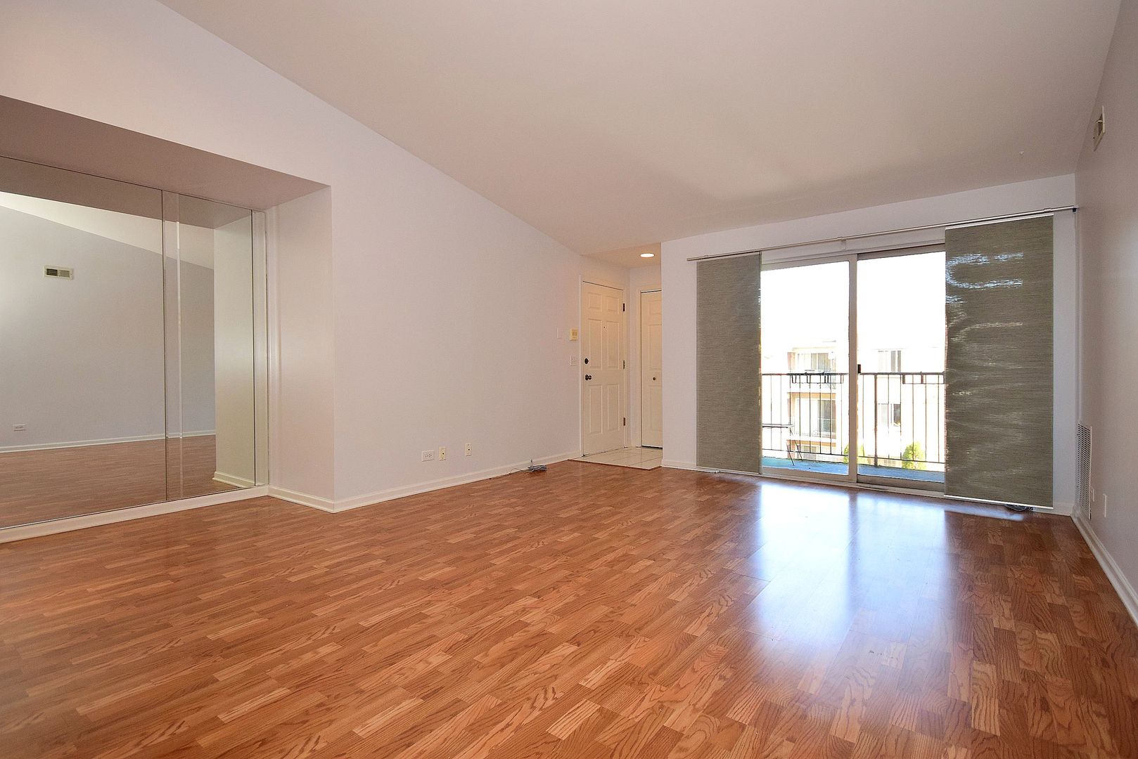 5351 North East River Road, Unit 203 Chicago, IL 60656 - Photo 10 of 30