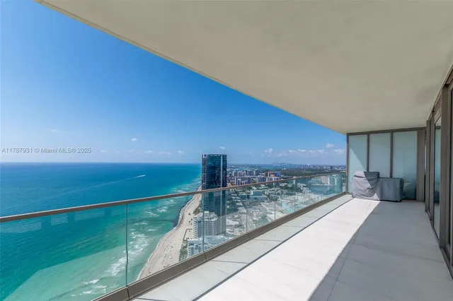 $4,095,000 | 18975 Collins Avenue, Unit LPH5403, Sunny Isles Beach, FL 33160