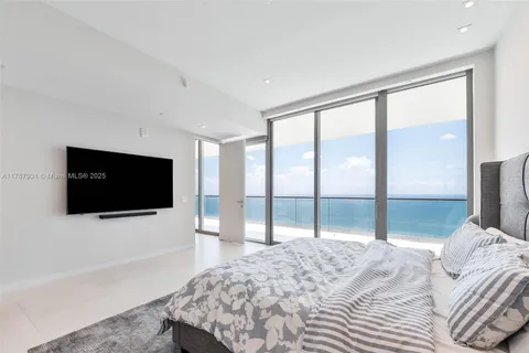 $4,095,000 | 18975 Collins Avenue, Unit LPH5403, Sunny Isles Beach, FL 33160