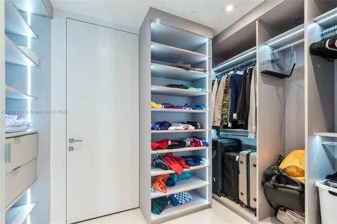 $4,095,000 | 18975 Collins Avenue, Unit LPH5403, Sunny Isles Beach, FL 33160