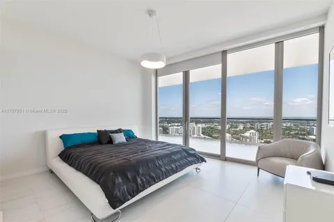 $4,095,000 | 18975 Collins Avenue, Unit LPH5403, Sunny Isles Beach, FL 33160