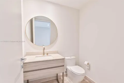 $4,095,000 | 18975 Collins Avenue, Unit LPH5403, Sunny Isles Beach, FL 33160