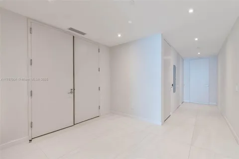 $4,095,000 | 18975 Collins Avenue, Unit LPH5403, Sunny Isles Beach, FL 33160