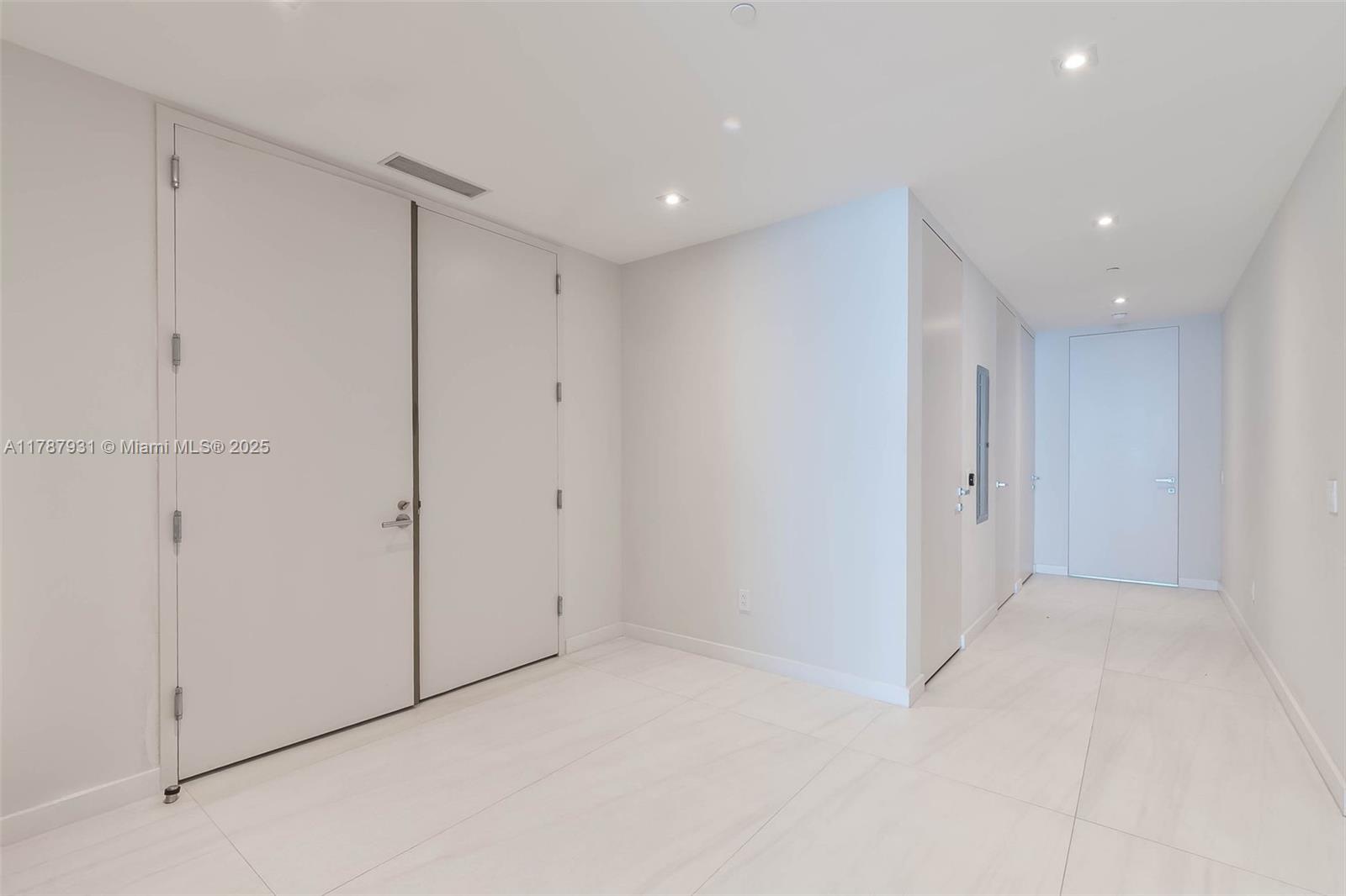 18975 Collins Avenue, Unit LPH5403 Sunny Isles Beach, FL 33160 - Photo 23 of 32