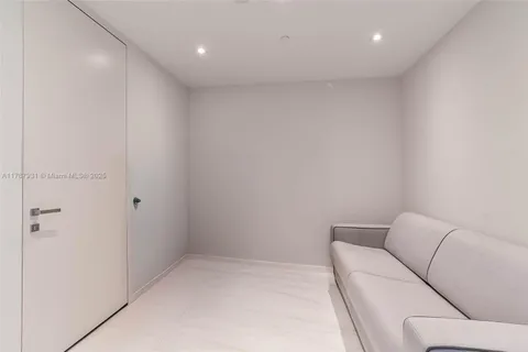 $4,095,000 | 18975 Collins Avenue, Unit LPH5403, Sunny Isles Beach, FL 33160