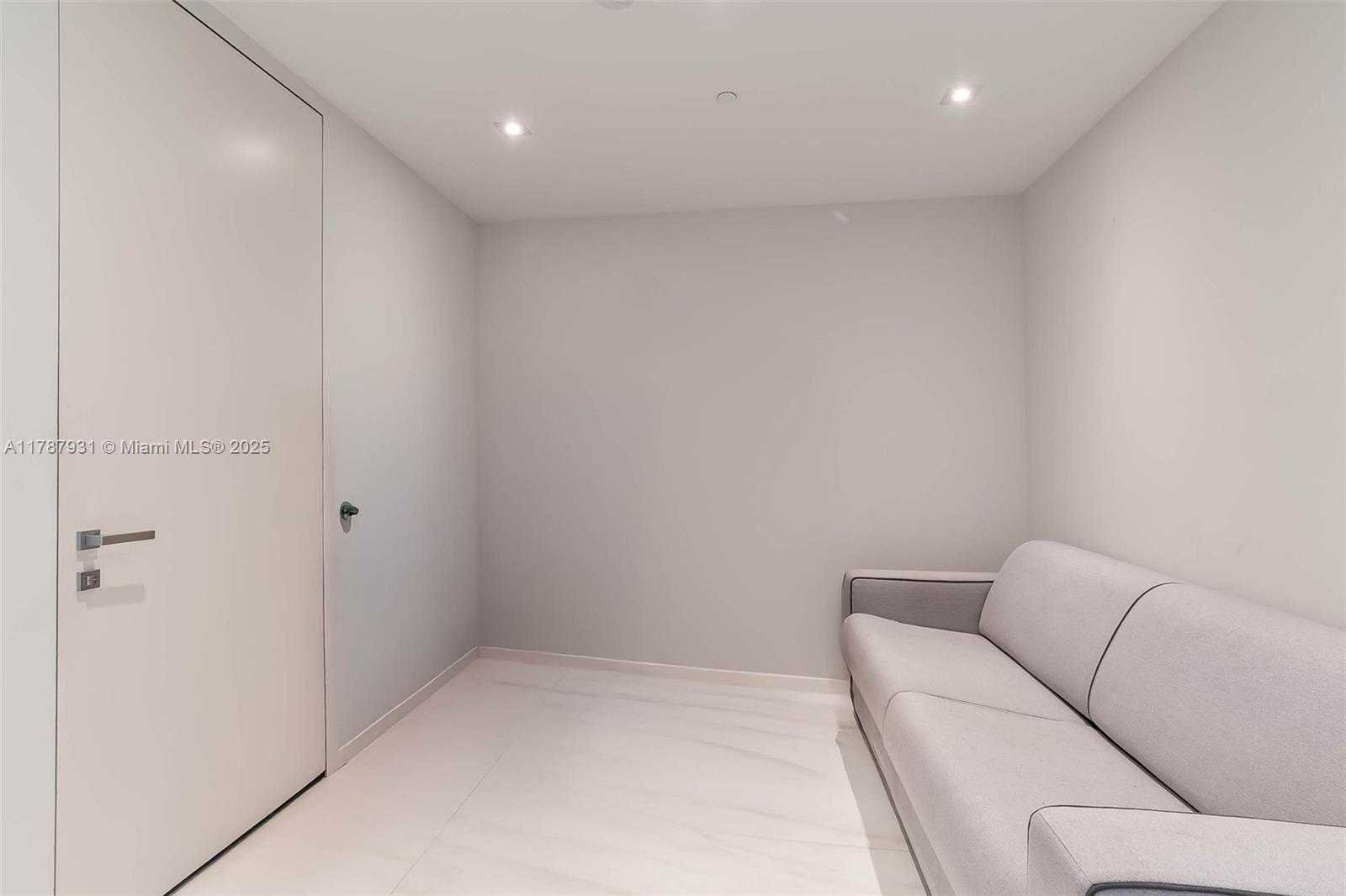 18975 Collins Avenue, Unit LPH5403 Sunny Isles Beach, FL 33160 - Photo 24 of 32