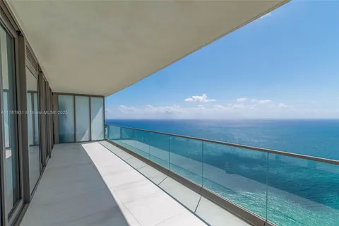 $4,095,000 | 18975 Collins Avenue, Unit LPH5403, Sunny Isles Beach, FL 33160