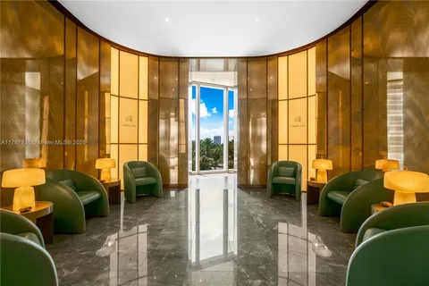 $4,095,000 | 18975 Collins Avenue, Unit LPH5403, Sunny Isles Beach, FL 33160