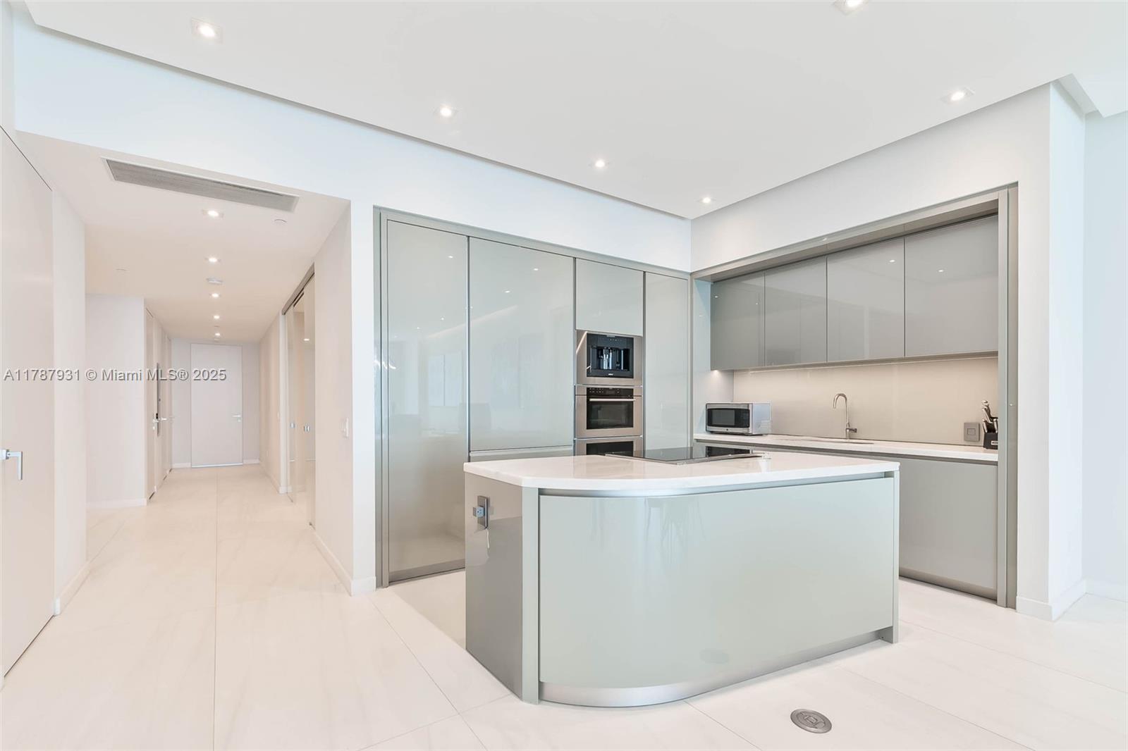 18975 Collins Avenue, Unit LPH5403 Sunny Isles Beach, FL 33160 - Photo 9 of 32