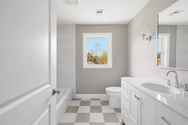 $2,600 | 235 Pequot Avenue, Warwick, RI 02889