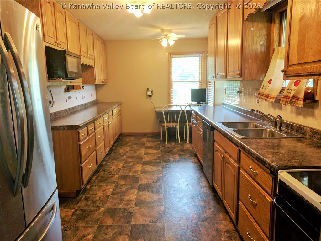 8345 Sandhill Road Point Pleasant, WV 25550 - Photo 5 of 30 Gallery Image 5