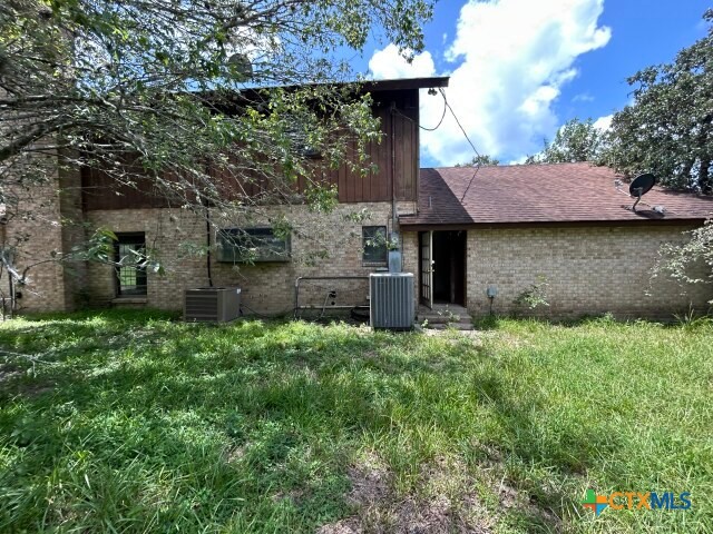 3079 Coletoville Road East Victoria, TX 77905 - Photo 3 of 16 Gallery Image 3