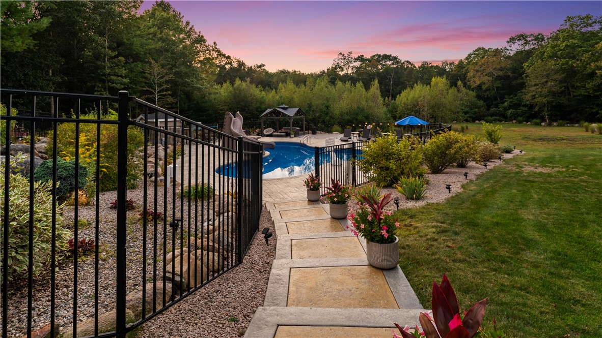 31 Kings Crossing Exeter, RI 02822 - Photo 42 of 50