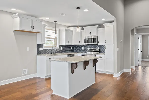 $2,100 | 1312 Apple Blossom, Clarksville, TN 37042