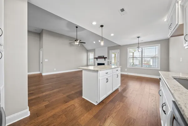 $2,100 | 1312 Apple Blossom, Clarksville, TN 37042