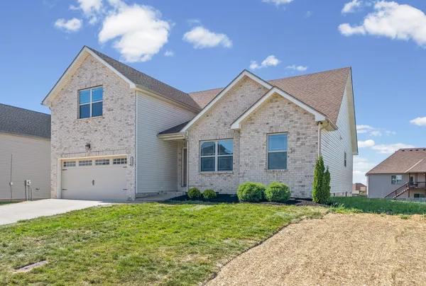 $2,100 | 1312 Apple Blossom, Clarksville, TN 37042