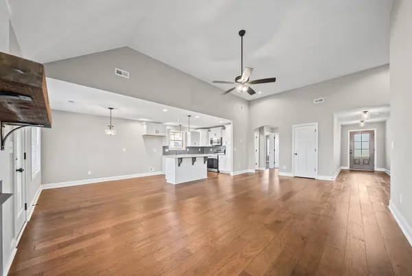 $2,100 | 1312 Apple Blossom, Clarksville, TN 37042