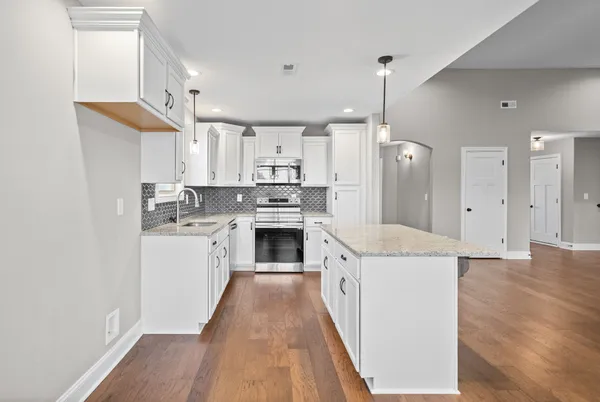 $2,100 | 1312 Apple Blossom, Clarksville, TN 37042