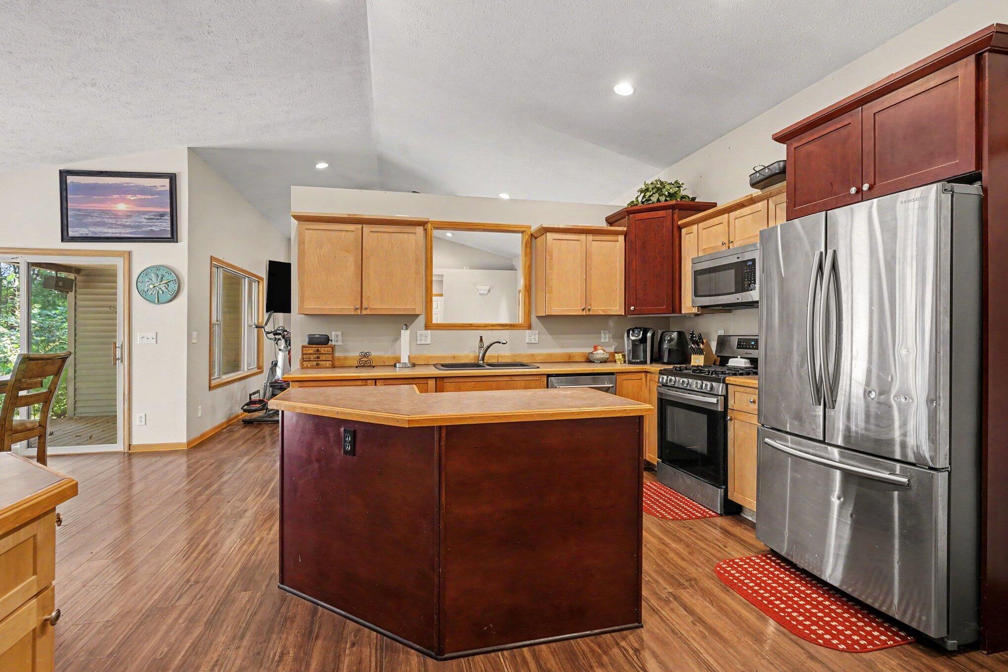 416 East River Road Muskegon, MI 49445 - Photo 14 of 43 014_file_3768