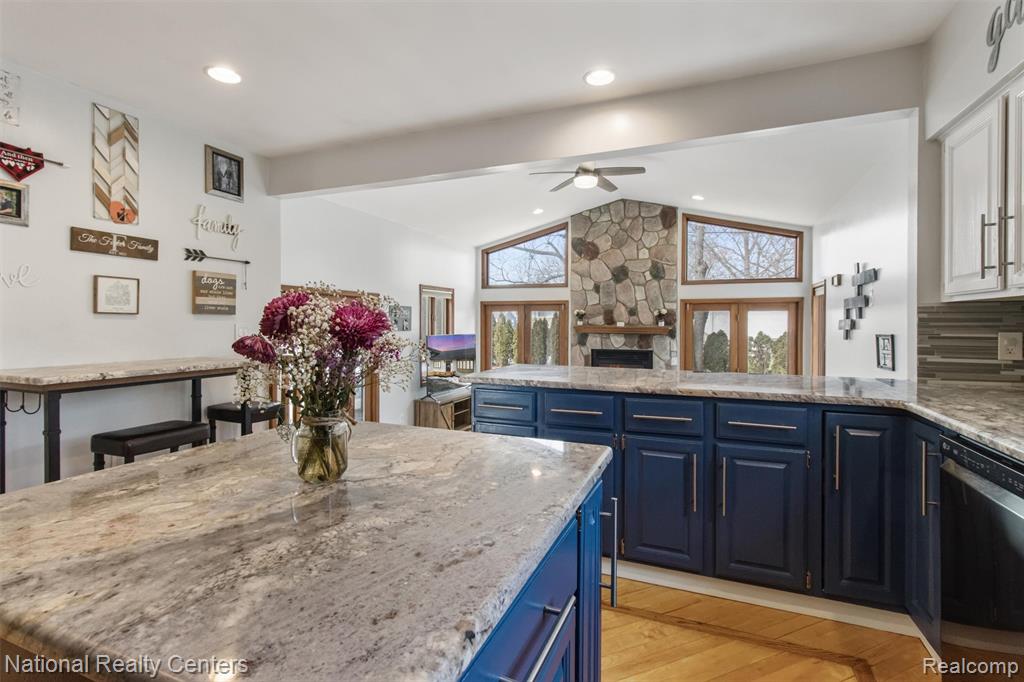 3857 Ellisia Road Commerce Township, MI 48382 - Photo 7 of 51 Gallery Image 7