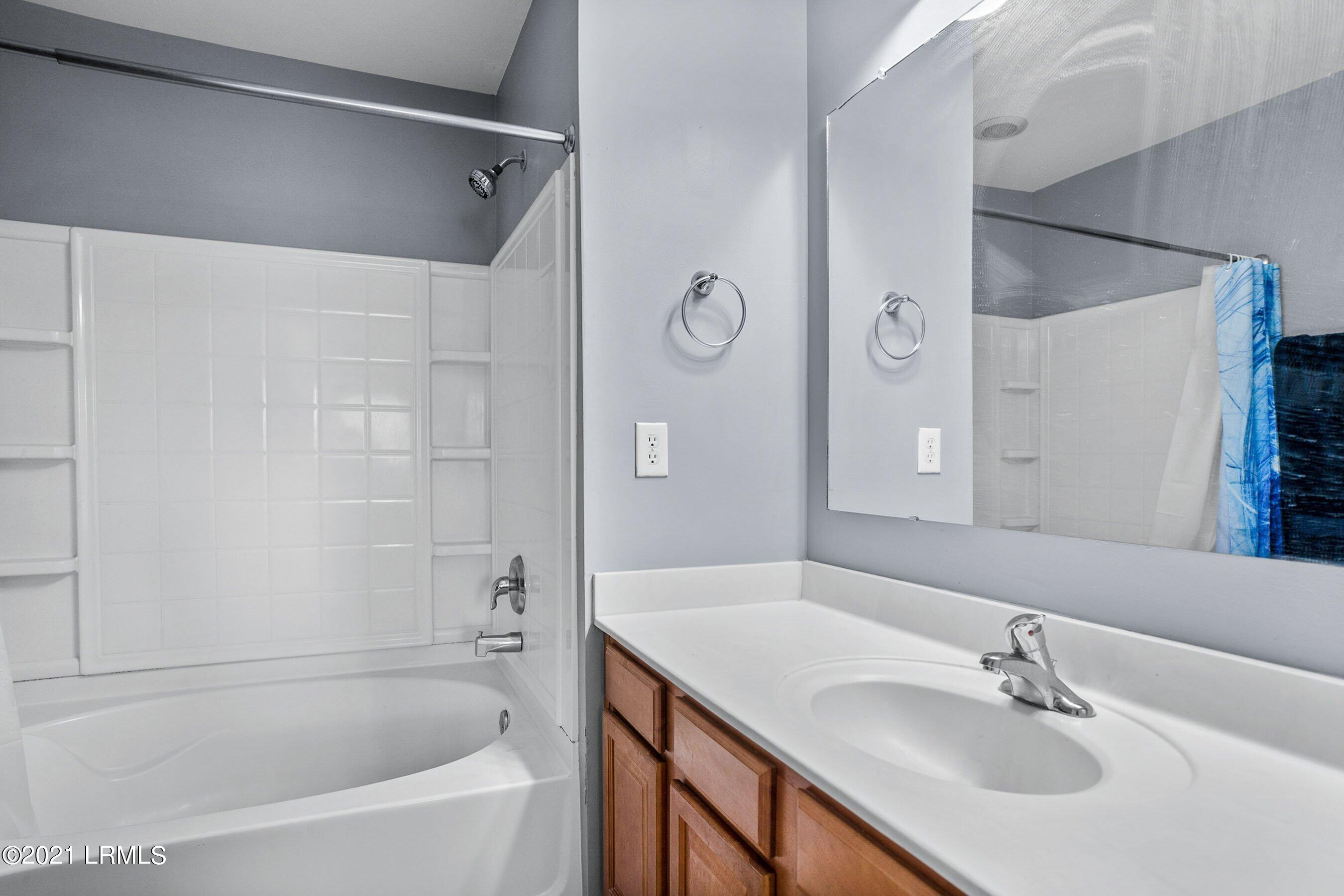 109 Bella Way Beaufort, SC 29906 - Photo 19 of 33 18. Master bathroom