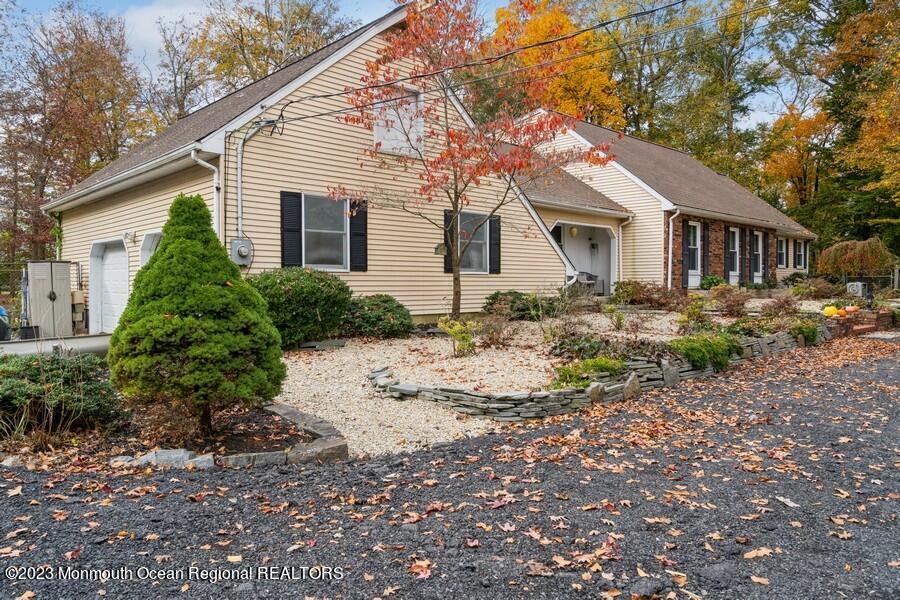 118 Holmes Mill Road Cream Ridge, NJ 08514 - Photo 23 of 42 02_118HolmesMillRd_2003_LowRes
