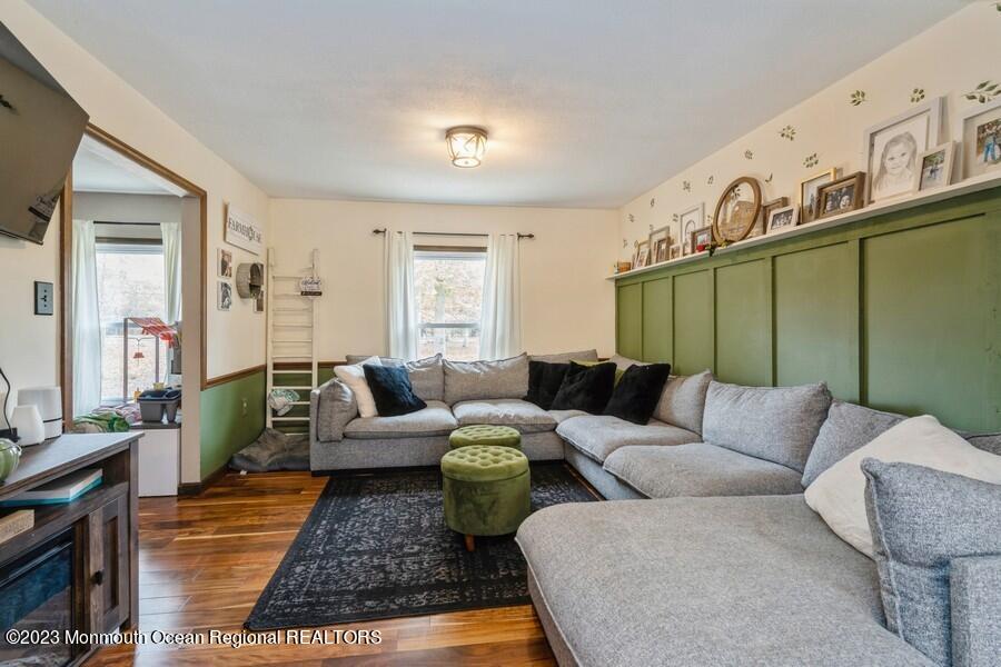 118 Holmes Mill Road Cream Ridge, NJ 08514 - Photo 10 of 42 16_118HolmesMillRd_2022_LowRes