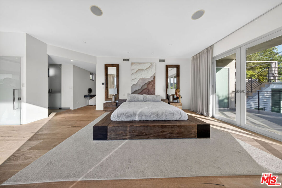 9716 Oak Pass Road Beverly Hills, CA 90210 - Photo 46 of 73