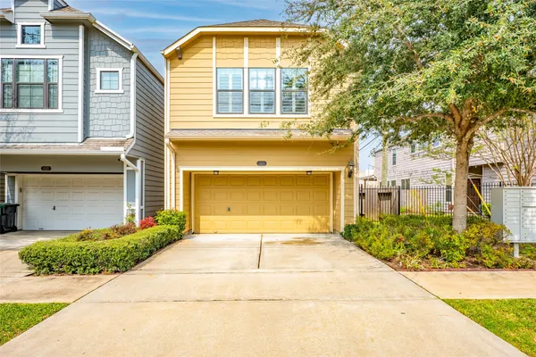 $3,700 | 1119 West 26th Street, Houston, TX 77008