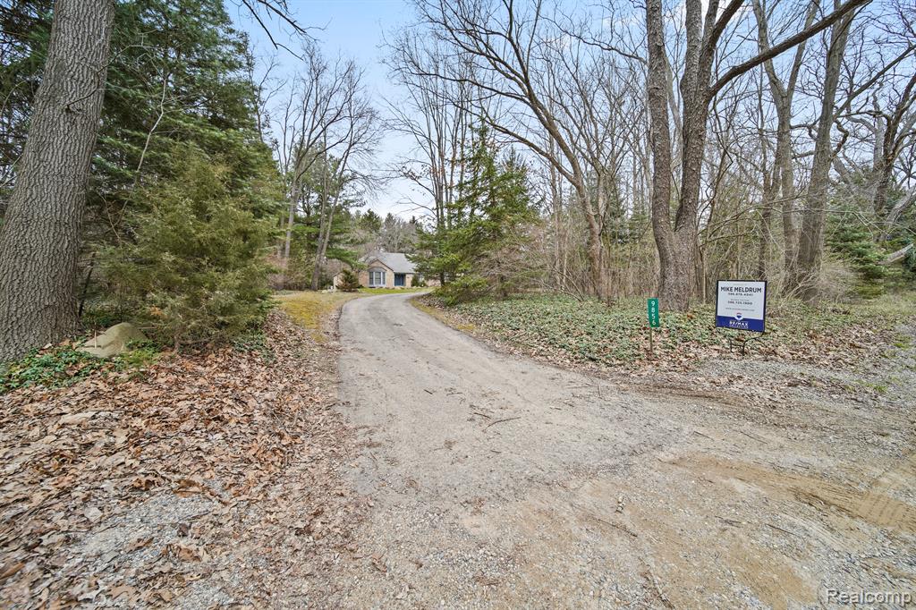 9856 Rattalee Lake Road Clarkston, MI 48348 - Photo 50 of 59