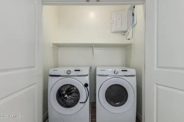 a view of an house with swimming pool