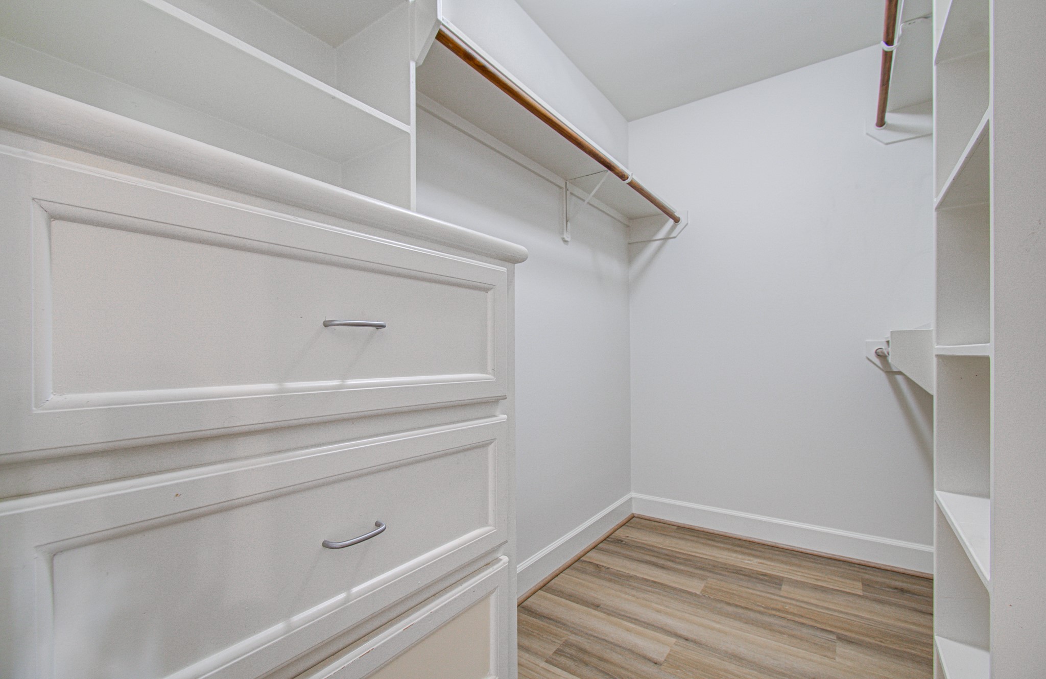 624 East 39th Street Houston, TX 77022 - Photo 25 of 37 a view of a closet