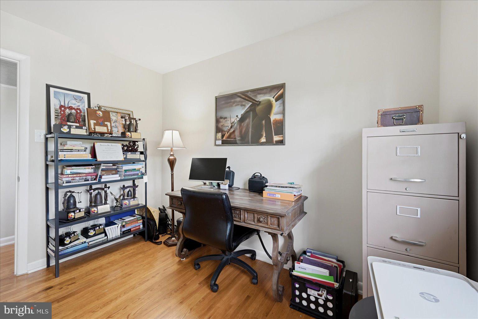 8414 Danford Court Springfield, VA 22152 - Photo 23 of 39 Bedroom 4