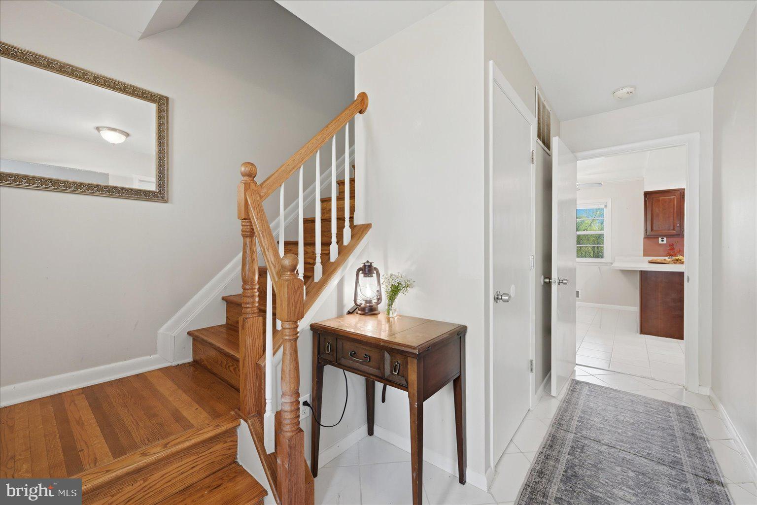 8414 Danford Court Springfield, VA 22152 - Photo 3 of 39 Welcome In