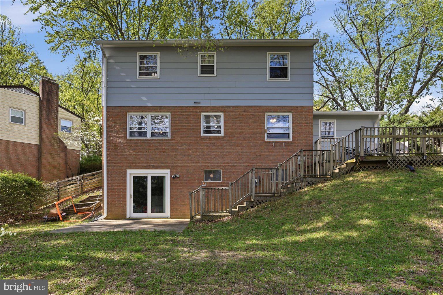 8414 Danford Court Springfield, VA 22152 - Photo 32 of 39 Rear View