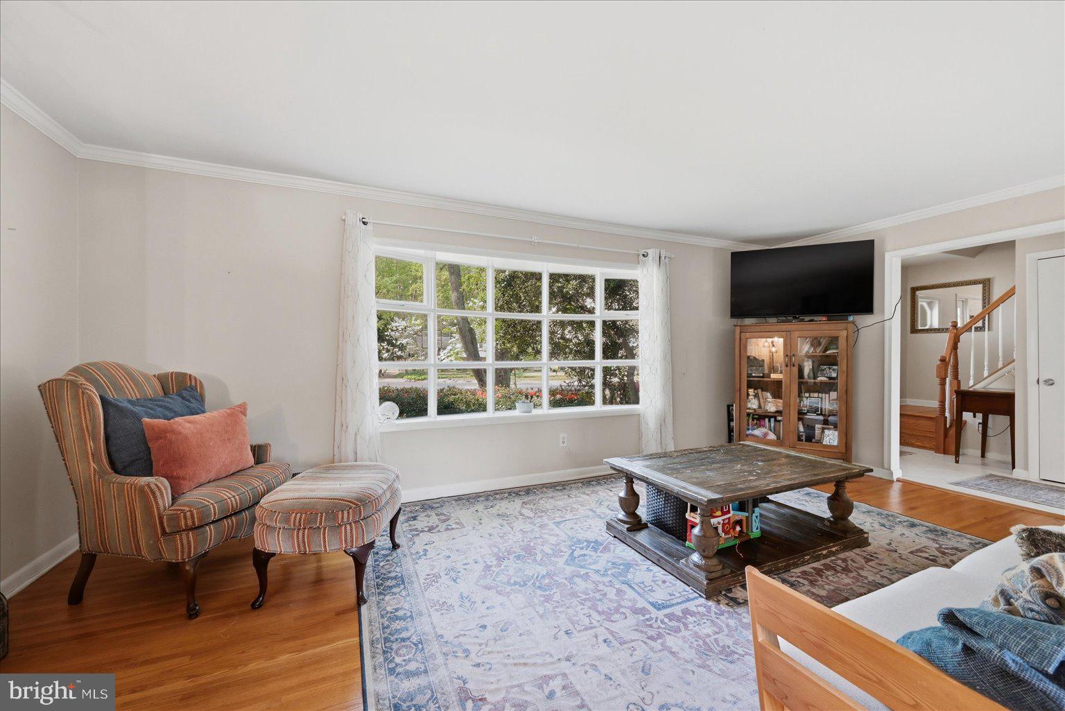 8414 Danford Court Springfield, VA 22152 - Photo 5 of 39 Hardwoods Throughout