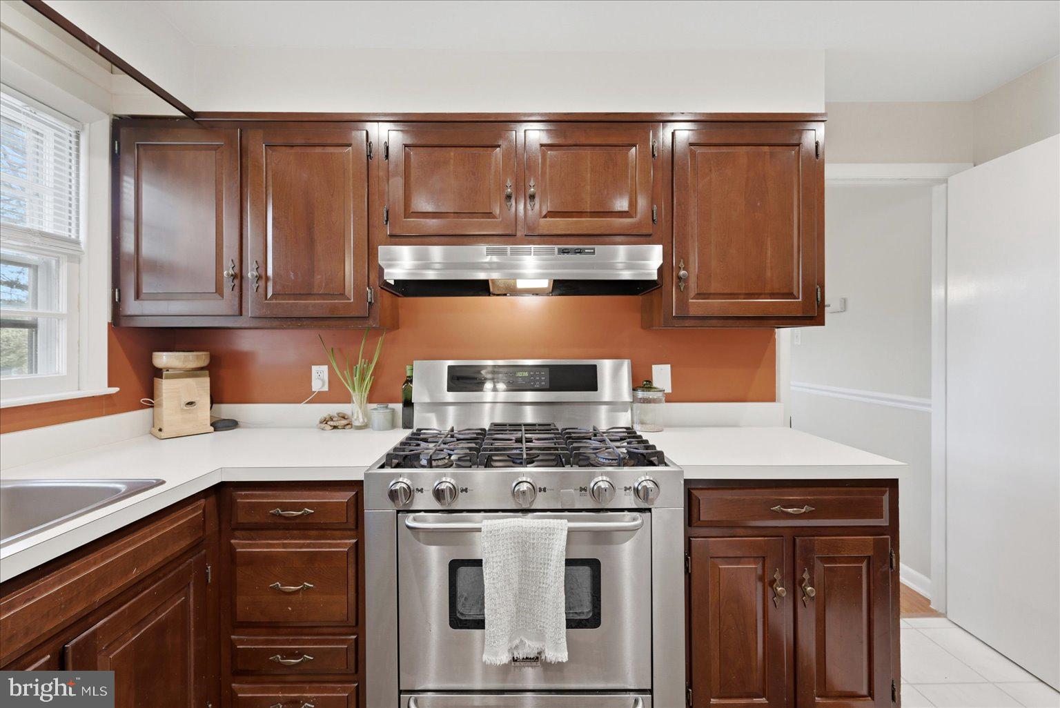 8414 Danford Court Springfield, VA 22152 - Photo 10 of 39 Kitchen
