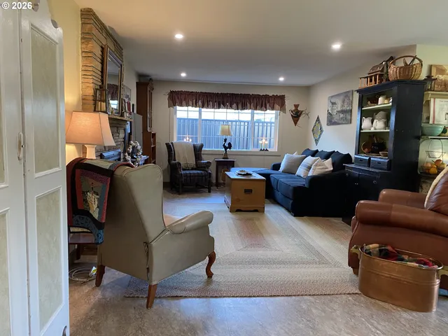 $375,000 | 2940 Ridgeway Drive, Reedsport, OR 97467