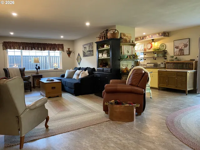 $375,000 | 2940 Ridgeway Drive, Reedsport, OR 97467