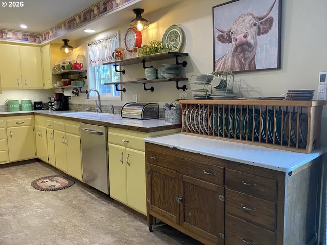 $375,000 | 2940 Ridgeway Drive, Reedsport, OR 97467