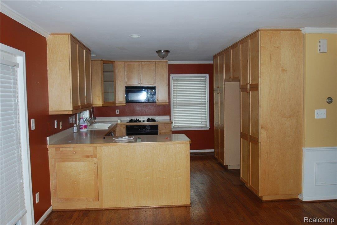 320 North Cranbrook Road Bloomfield Hills, MI 48301 - Photo 5 of 10 cranbrook to middle 016